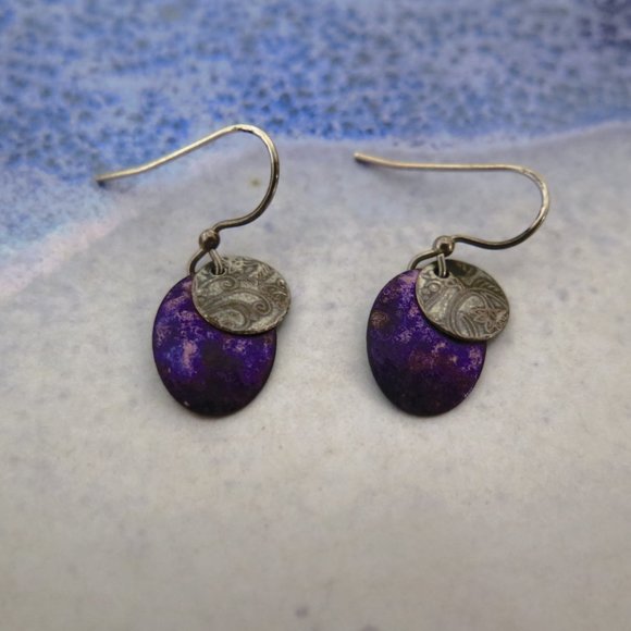 Vintage Purple and Etched Silver Disc Dangle Earrings - Picture 7 of 9